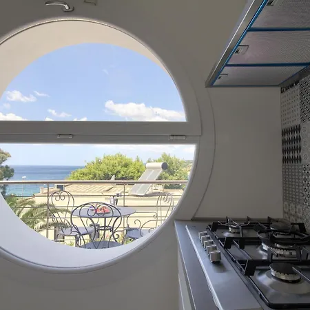 Le Dimore Sul Mare Di San Gregorio By Lovesud Prázdninový dům