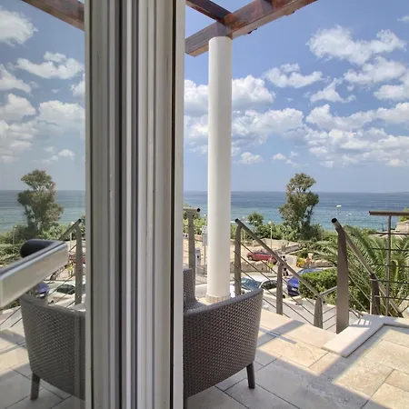 別荘 Le Dimore Sul Mare Di San Gregorio By Lovesud Marina di San Gregorio